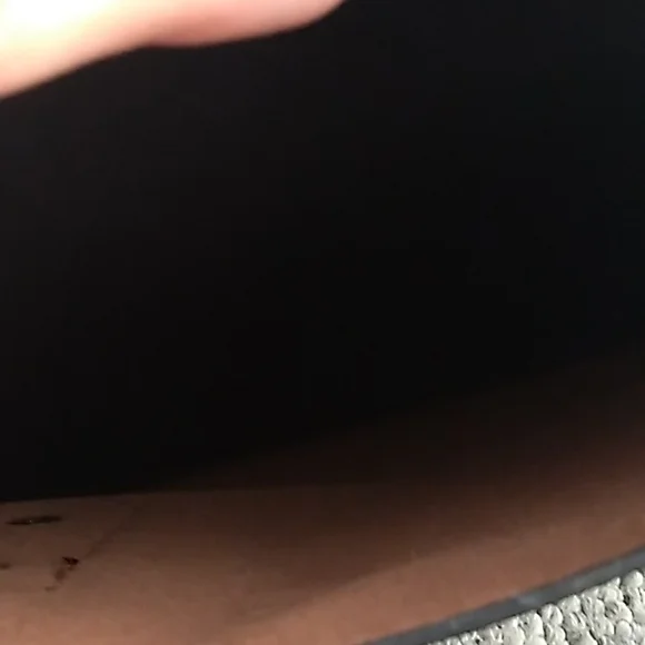 Women's Handbag - Picture 3 of 4